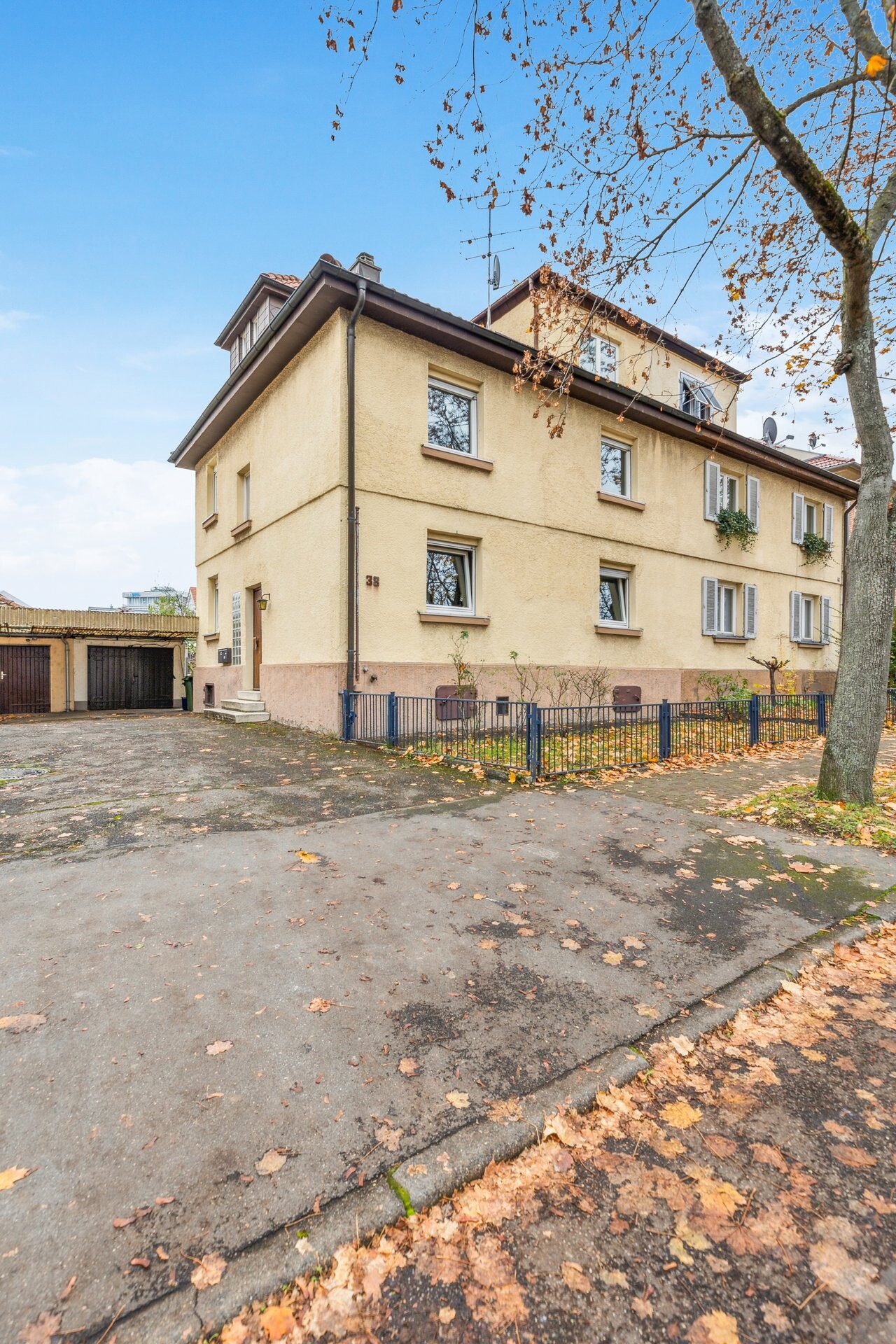 Estate Picture