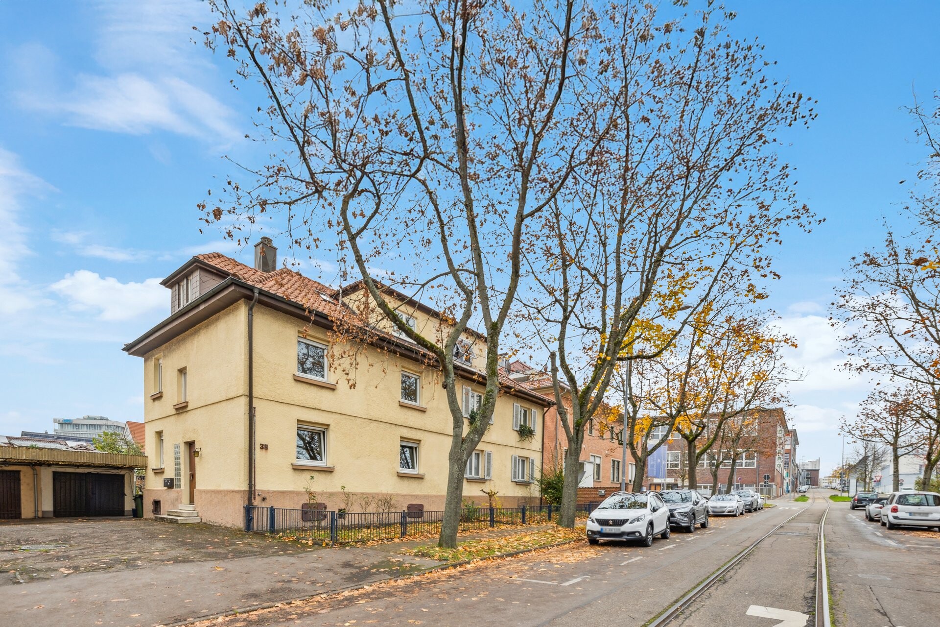 Estate Picture