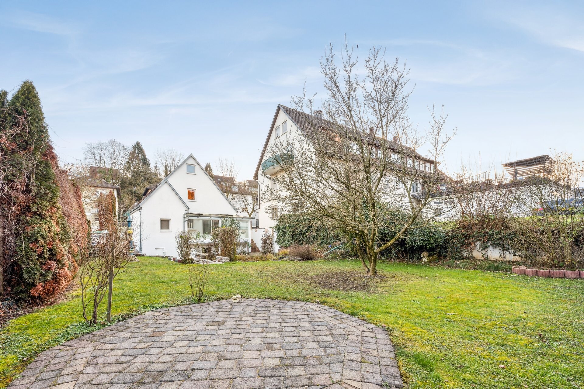 Estate Picture