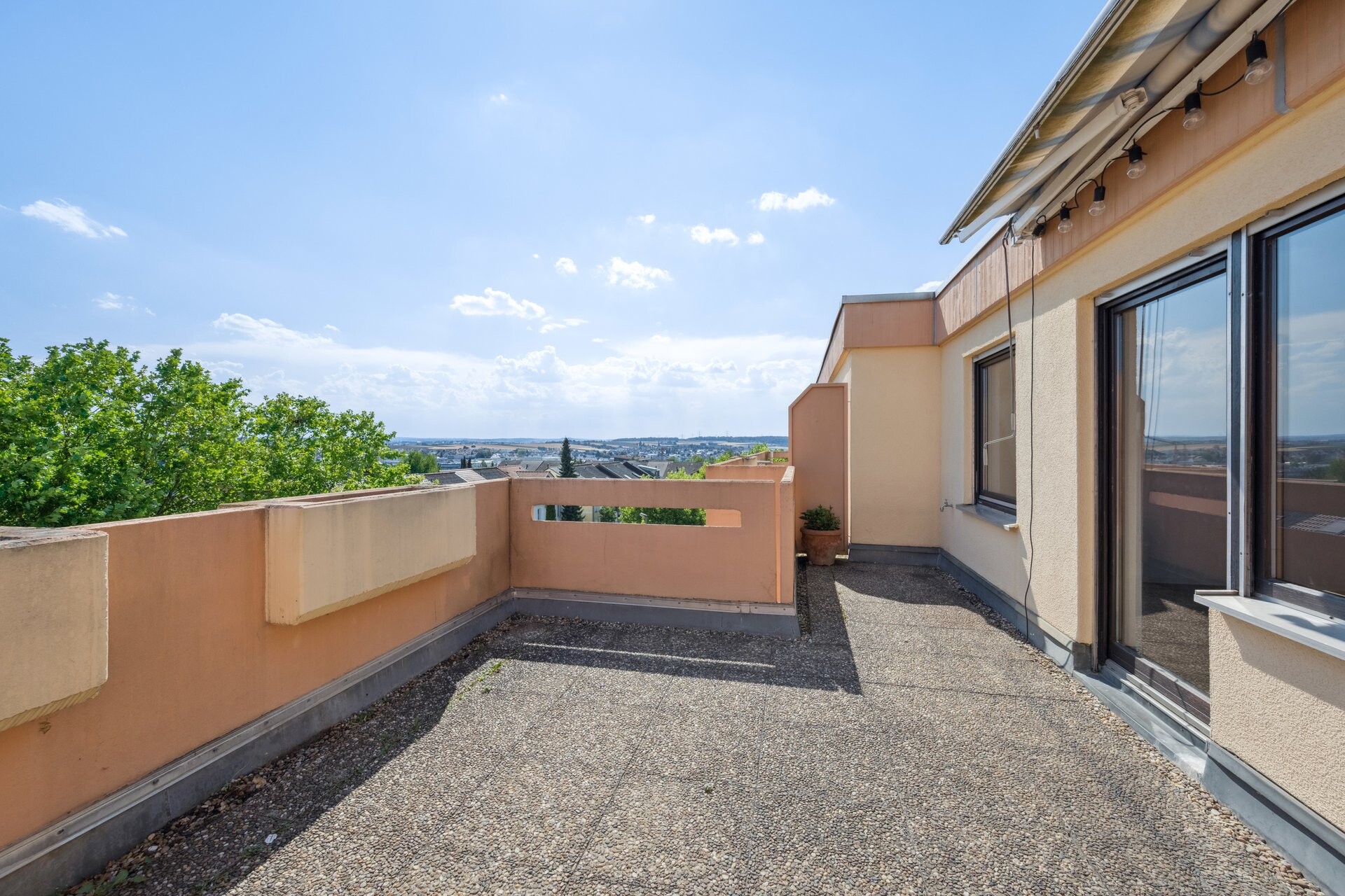 Estate Picture