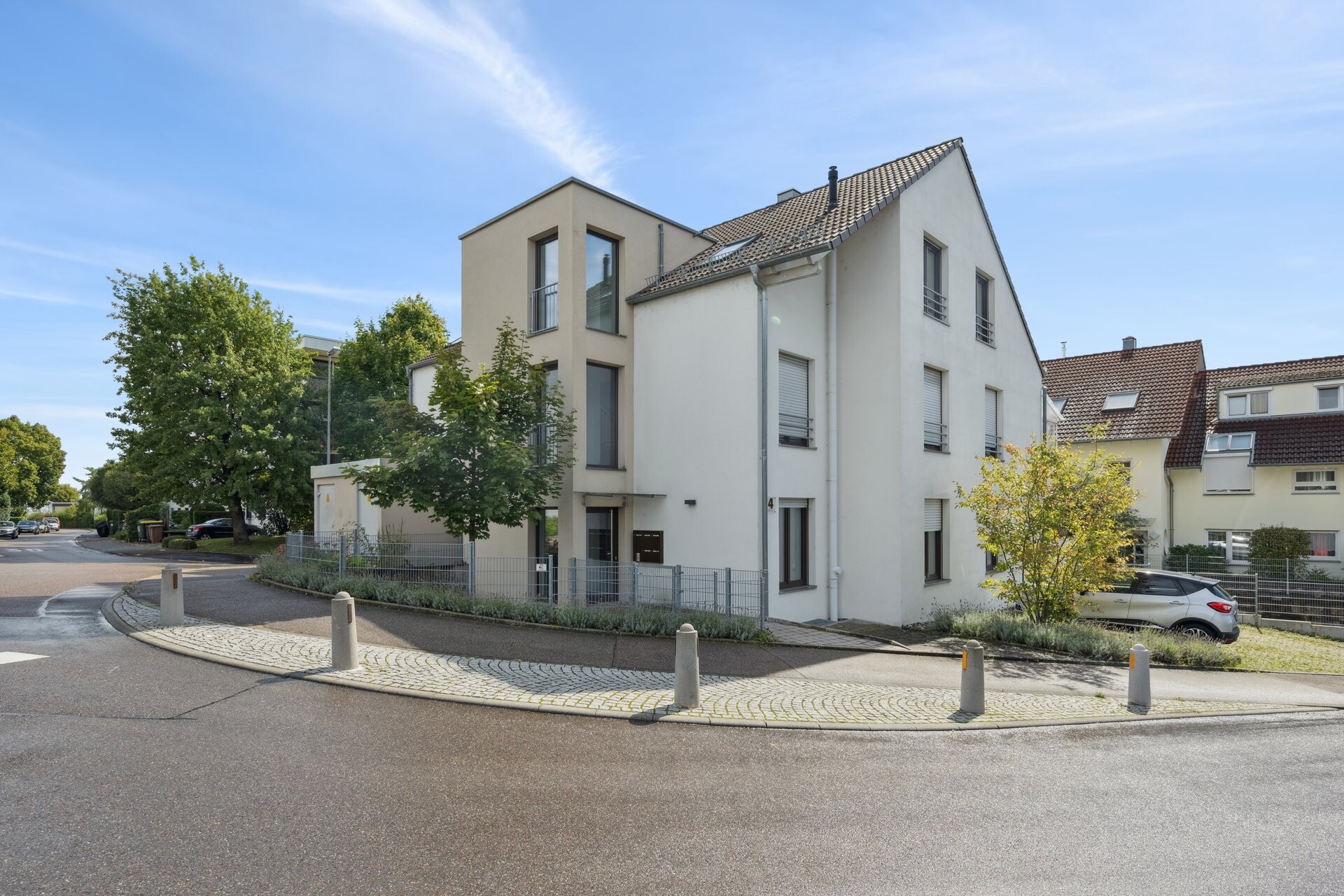 Estate Picture