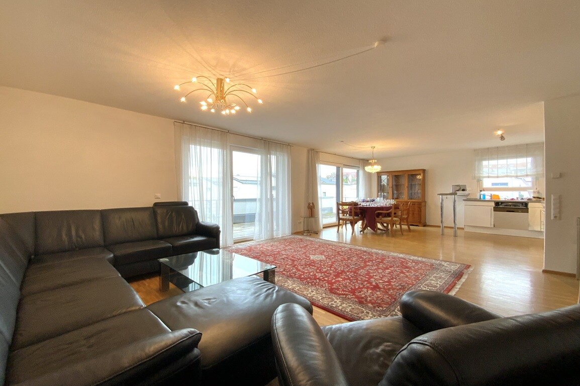 Estate Picture