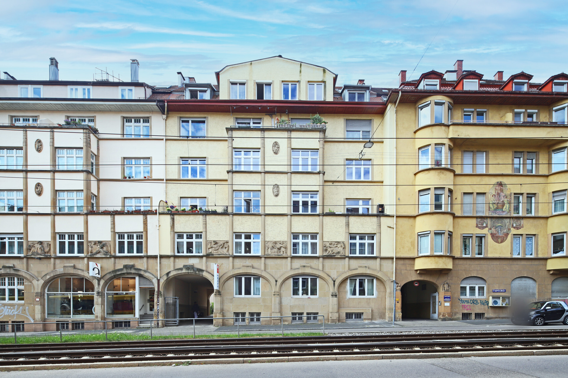Estate Picture