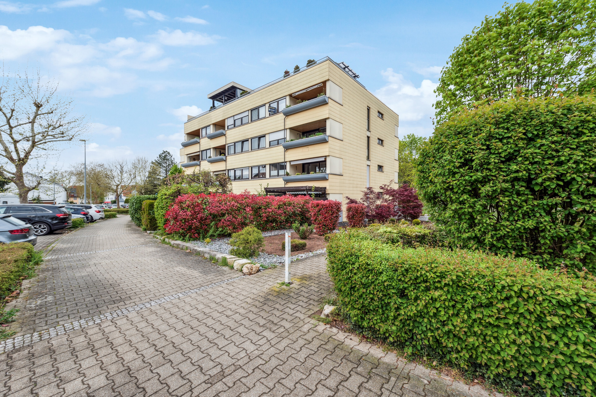 Estate Picture