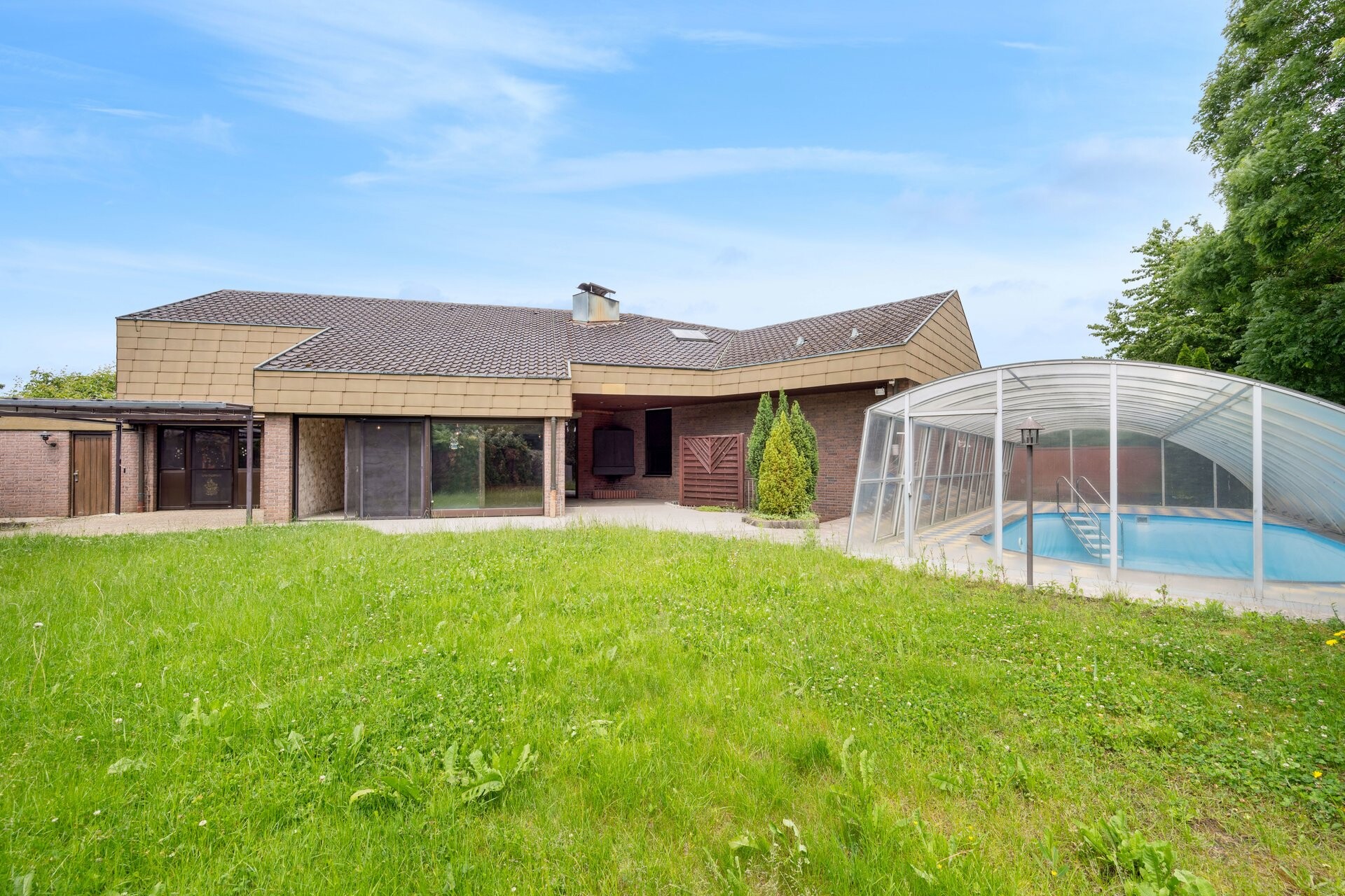 Estate Picture