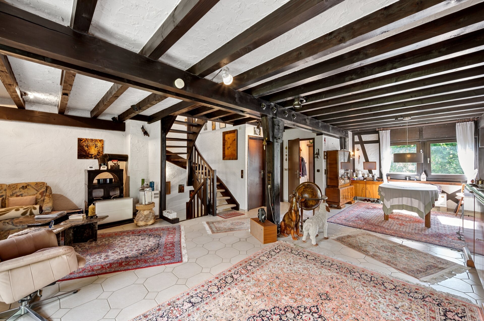 Estate Picture
