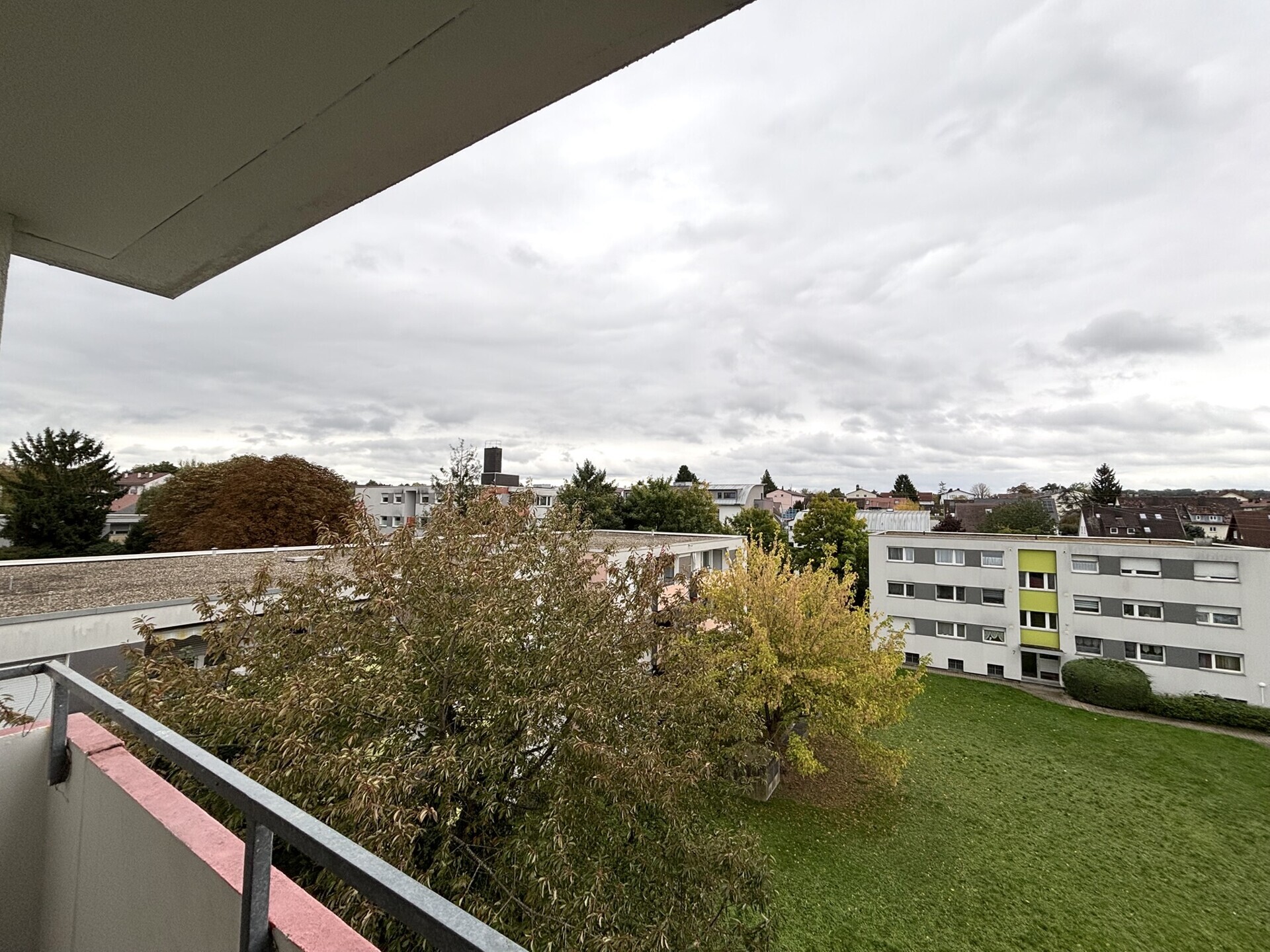 Estate Picture
