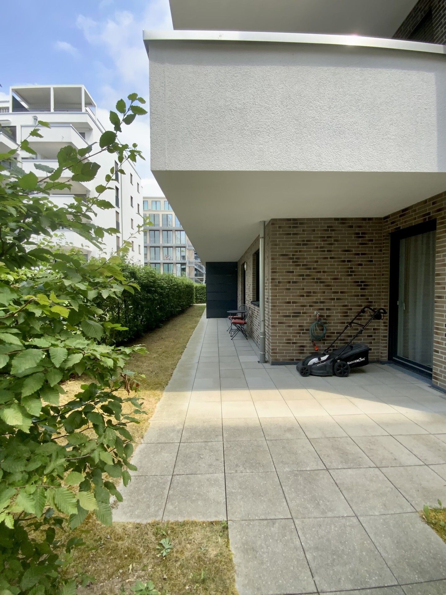 Estate Picture