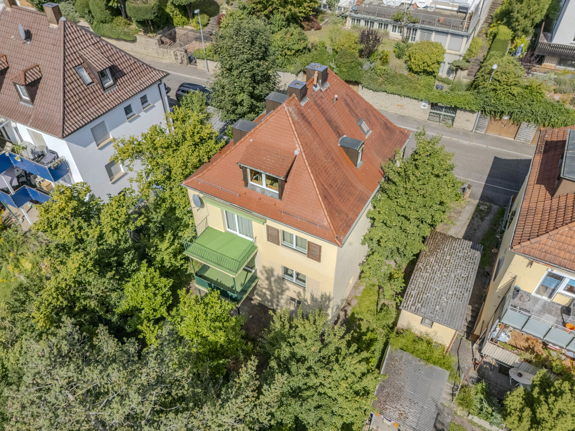 Estate Picture