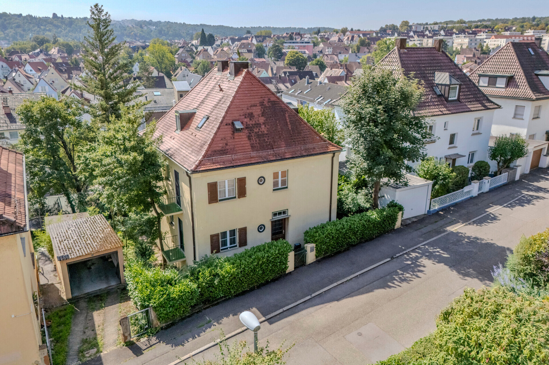 Estate Picture