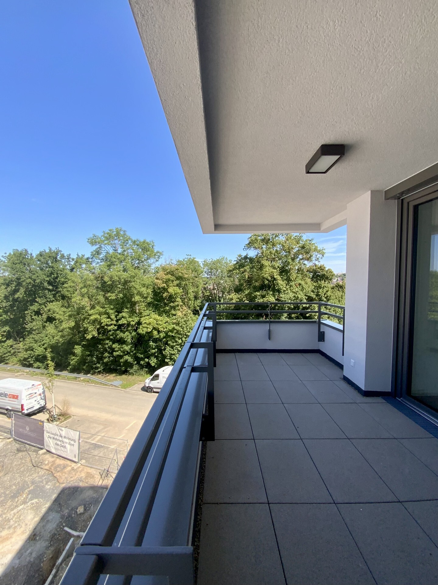 Estate Picture