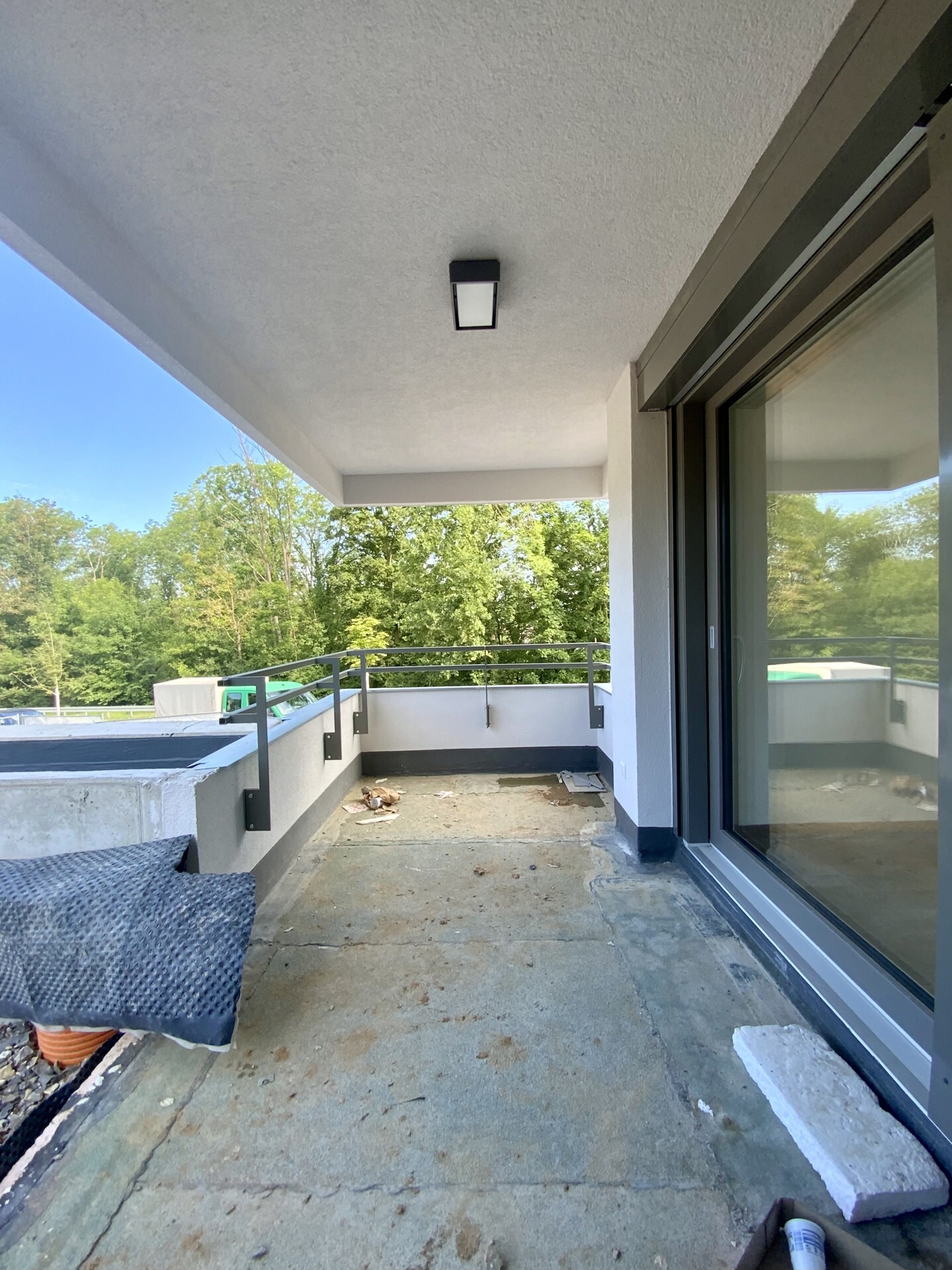 Estate Picture