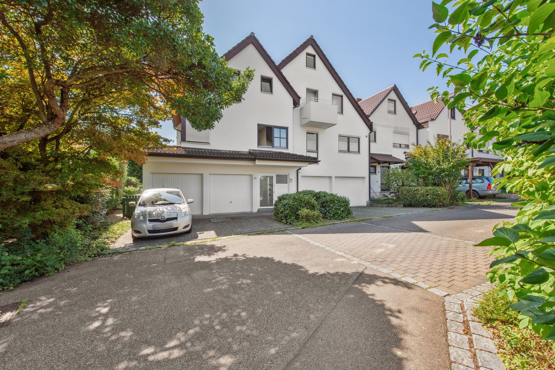 Estate Picture