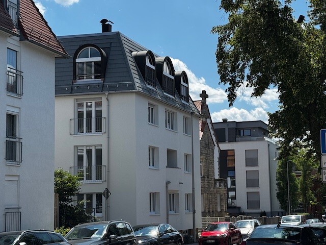 Estate Picture