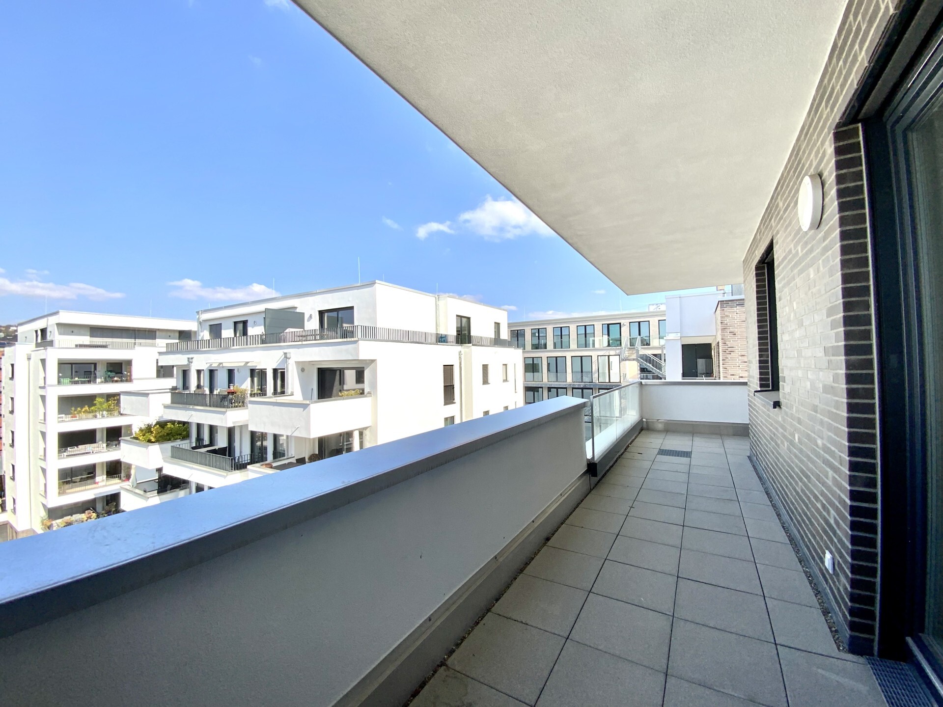 Estate Picture