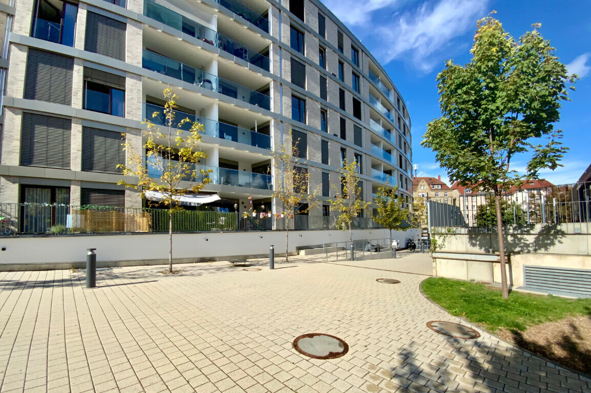 Estate Picture