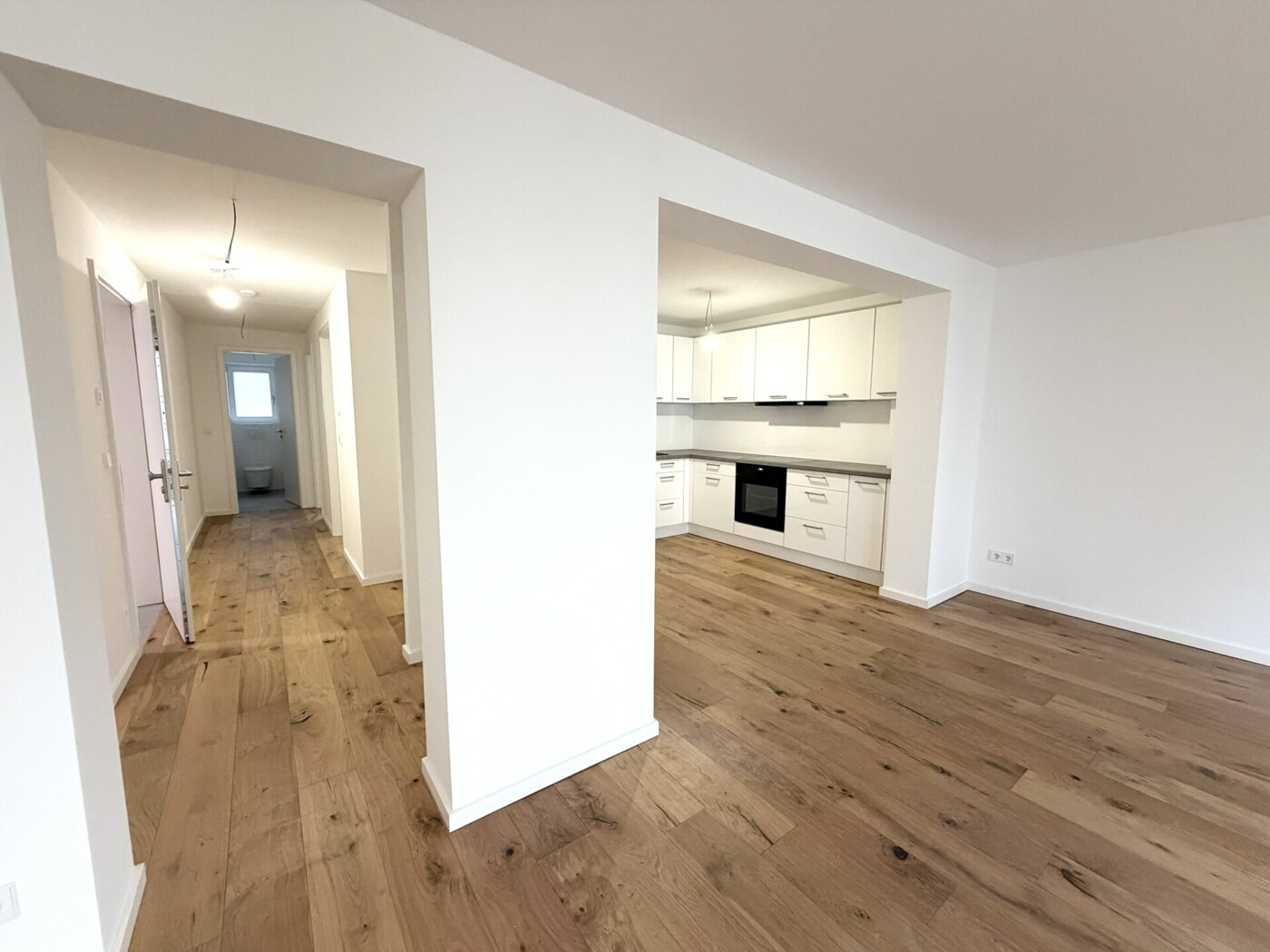 Immobiliensuche Detail View | Image Name - Image Alt Wohn- und Esszimmer