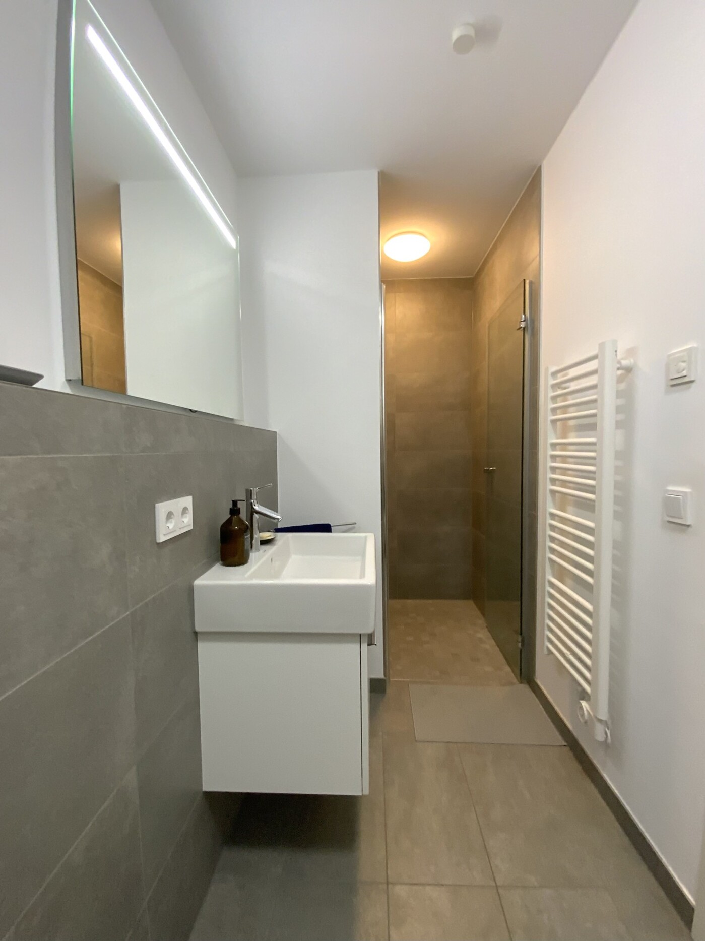 Gäste-WC/Duschbad - vergleichbare Wohnung