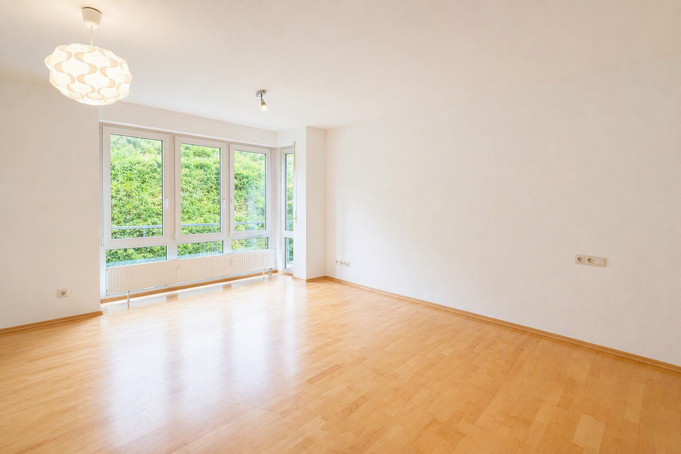 Immobiliensuche Detail View | Image Name - Image Alt Wohn- und Schlafzimmer