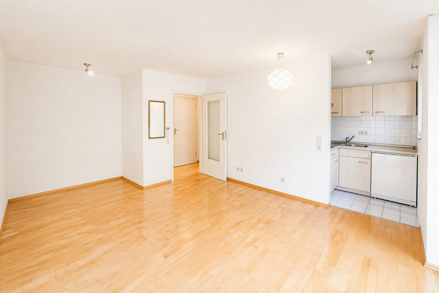 Immobiliensuche Detail View | Image Name - Image Alt Wohn- und Schlafzimmer