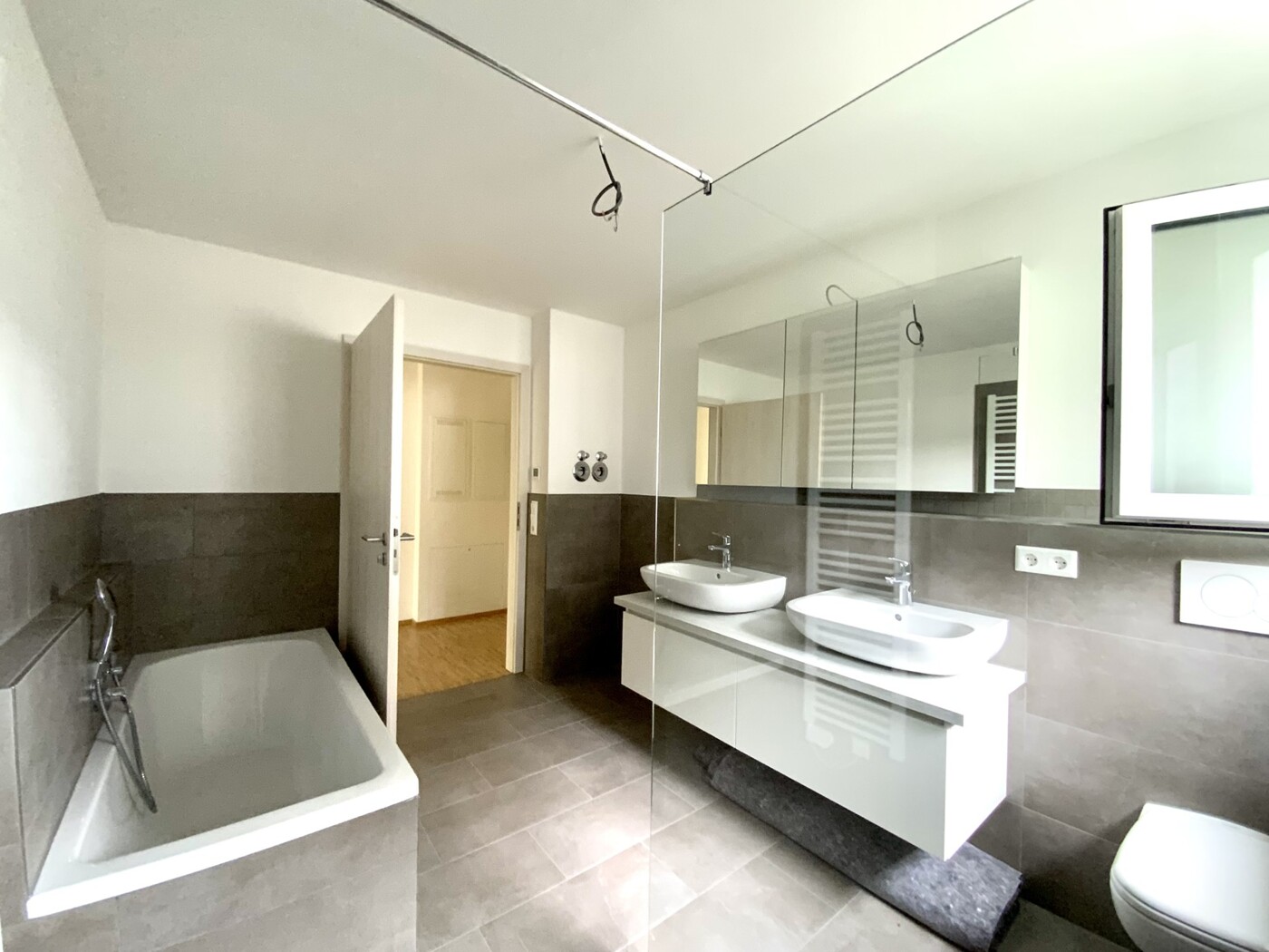 Immobiliensuche Detail View | Image Name - Image Alt Bad mit Wanne
