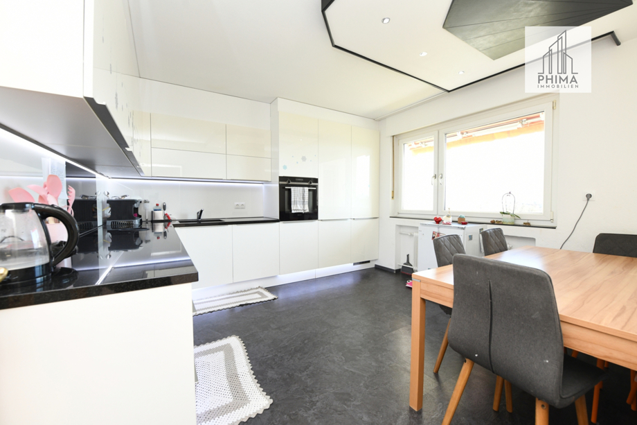 Esszimmer und Küche