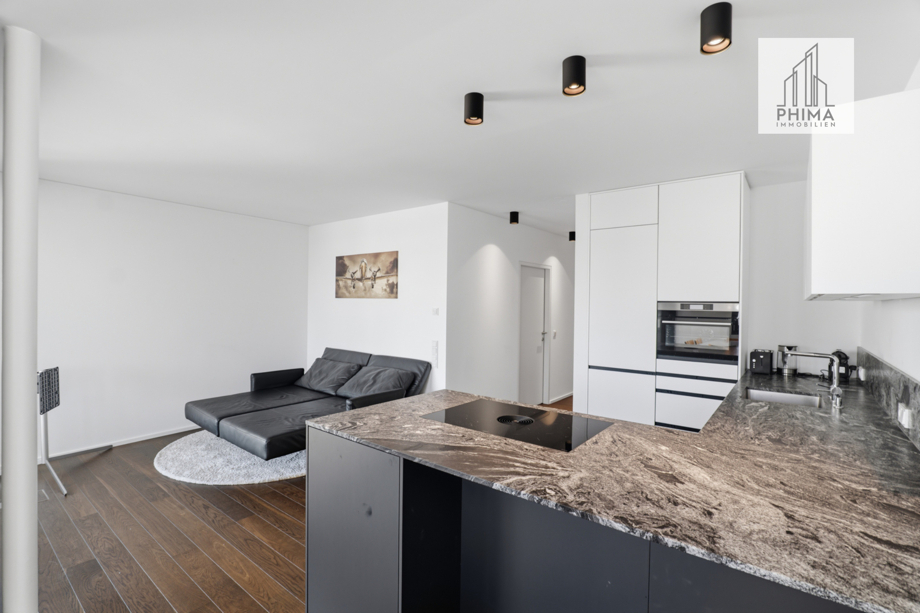Küche und Wohnzimmer