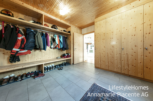 Garderobe Zernez