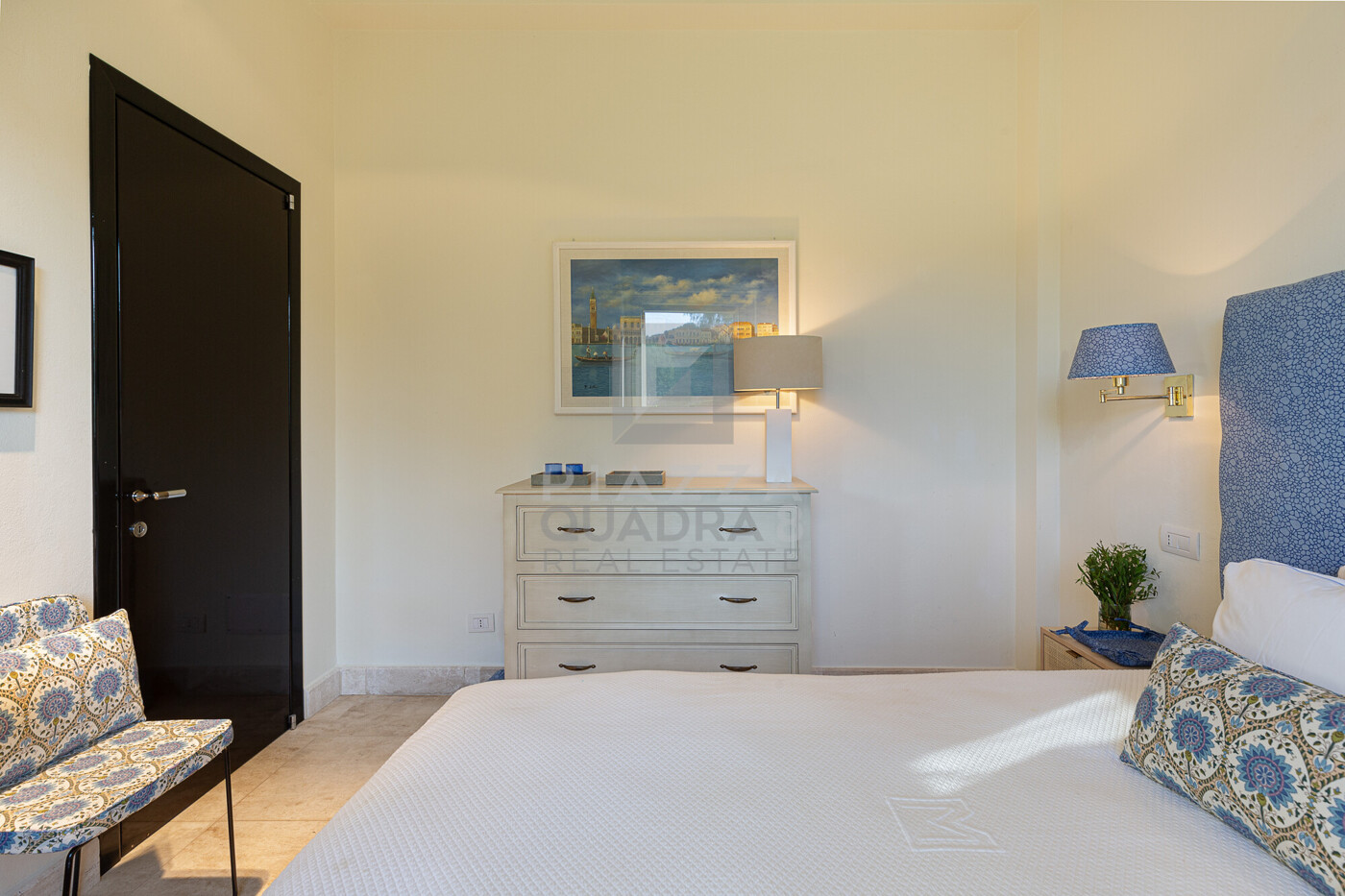 BEDROOM 8_HD-074