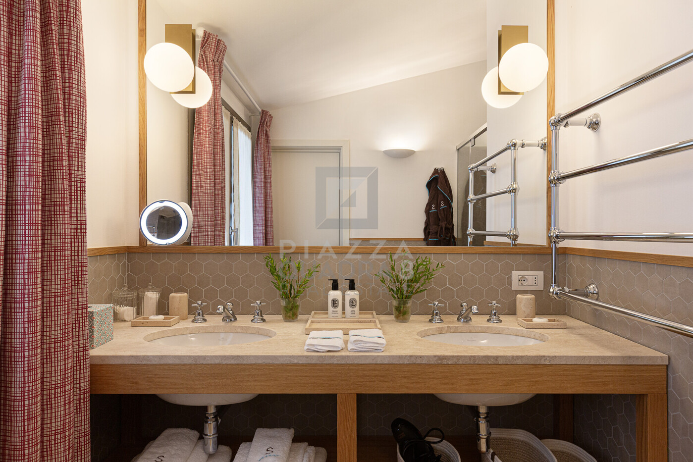 BATHROOM 1 A