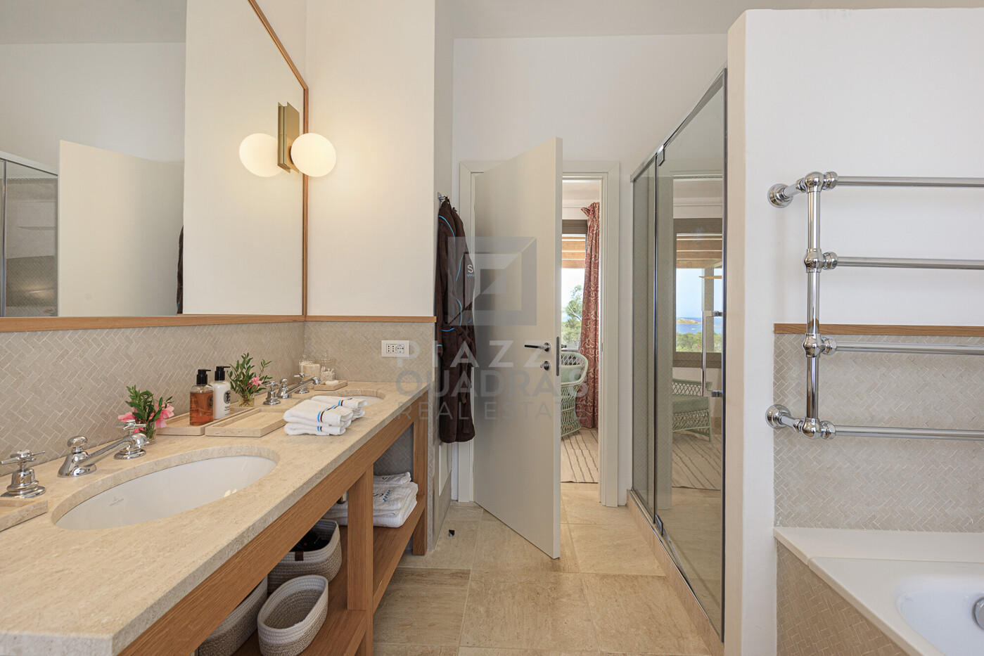 BATHROOM 4 A