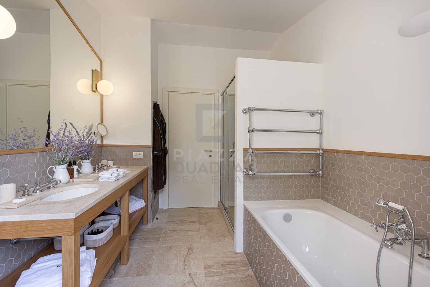 BATHROOM 3 B 