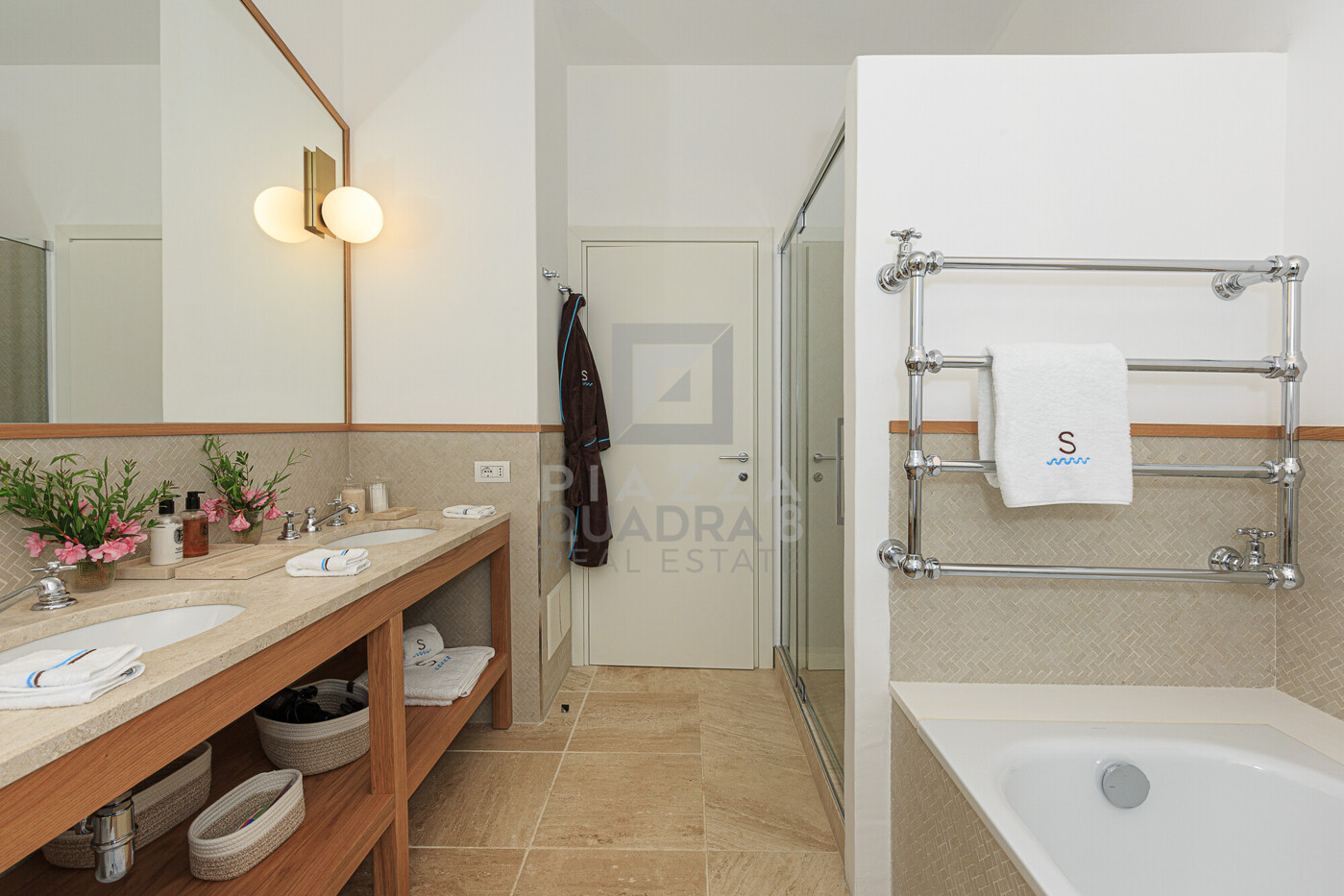 BATHROOM 2 A
