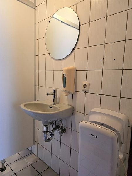 Herrentoilette 1