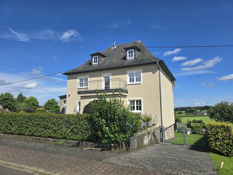 Landhaus mit Zufahrt
