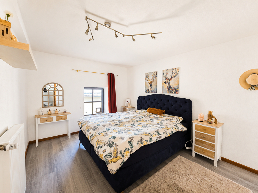 Helles, gemütliches Schlafzimmer