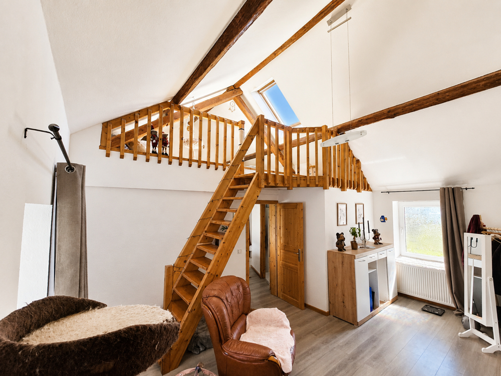 Aufgang zum hellen Loft
