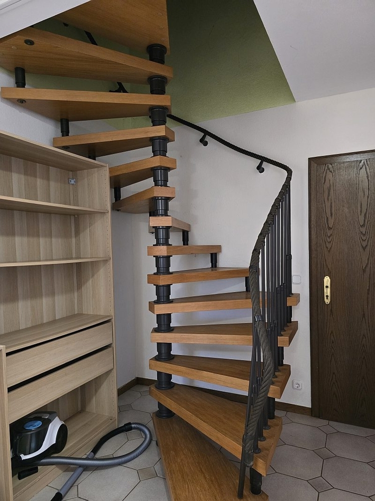 Diele Einliegerwohnung mit Zugang ins Haupthaus