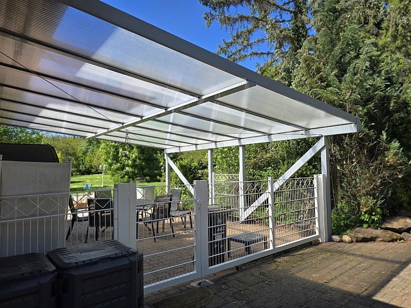 Überdachte Terrasse 1