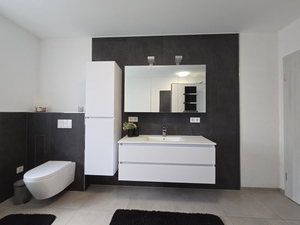 Badezimmer mit Badewanne Erdgeschoss