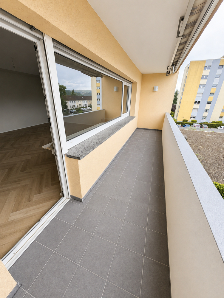 Großer Balkon mit Fernblick