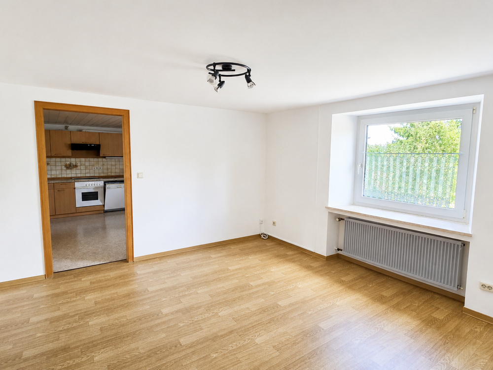 Esszimmer im Obergeschoss mit Zugang zur Küche