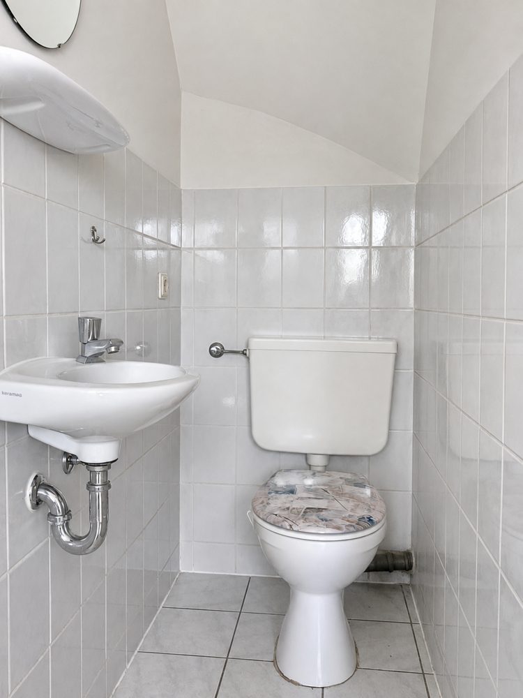 Kompaktes Gäste-WC im Erdgeschoss
