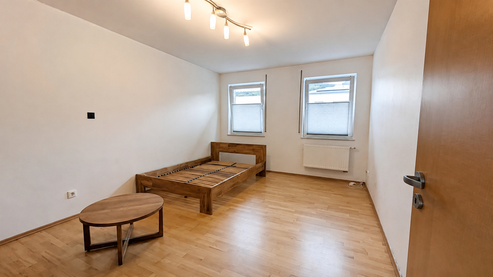 Kinderzimmer im Obergeschoss mit Echtholz-Parkett