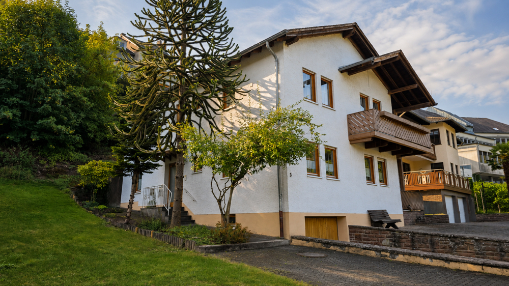 Ihr neues Zuhause mit Balkon und grünem Gartenflair