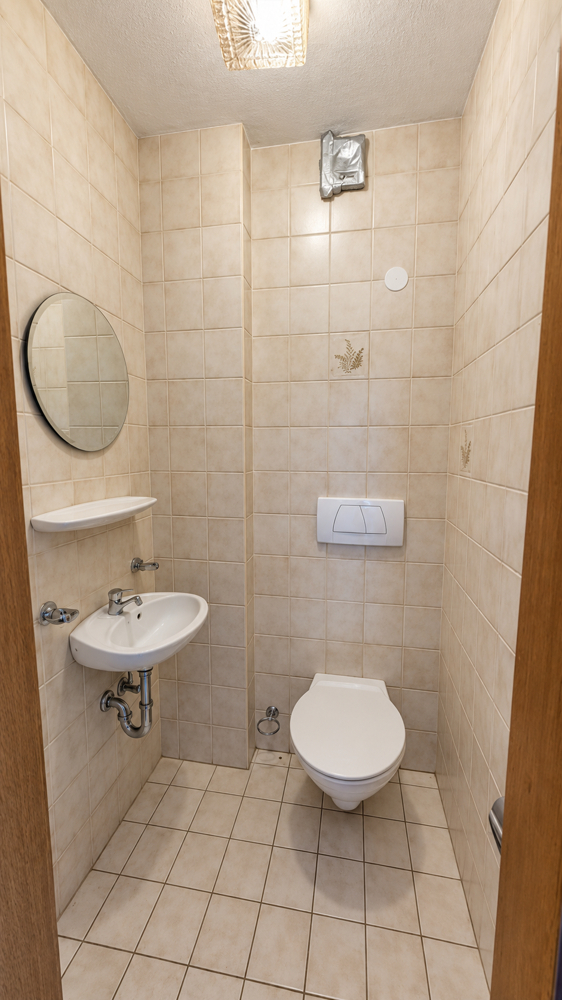Separates Gäste-WC im Erdgeschoss
