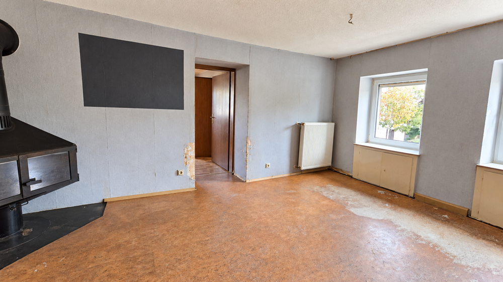 Wohnzimmer mit Kaminofen und Raum zum Wohlfühlen