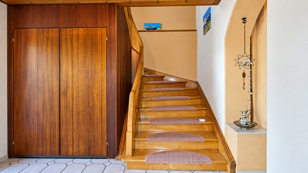Holztreppe mit Charme – ein wohnlicher Übergang ins Obergeschoss