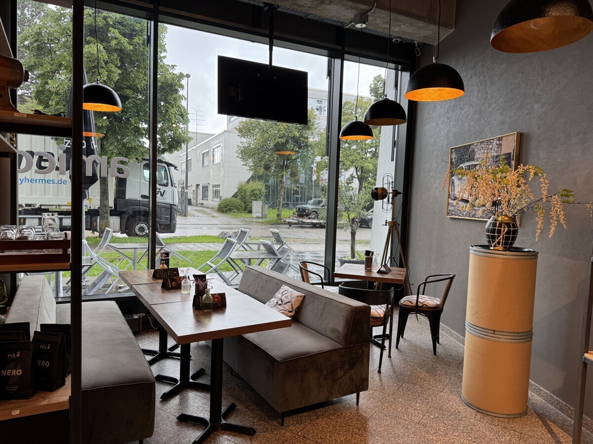 gastgewerbe München / Riem - PINNA REAL ESTATE: Café mit schöner Terrasse