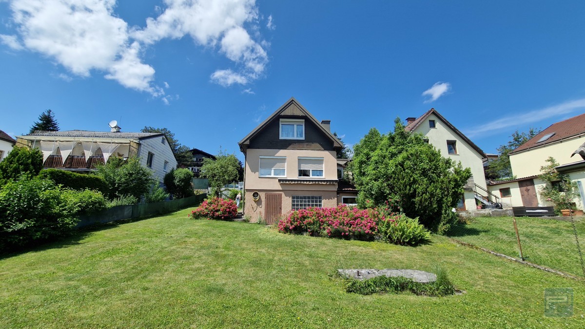 ´Blick vom Garten zum Haus- Kopie